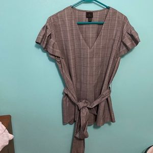 Worthington ruffled sleeves with tie waist size M